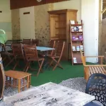 Confortable Avec Terrasse Au La Chesnays - Api-1-52-284