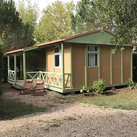 Campsite Confortable Avec Terrasse Au La Chesnays - Api-1-52-284 Vendays-Montalivet
