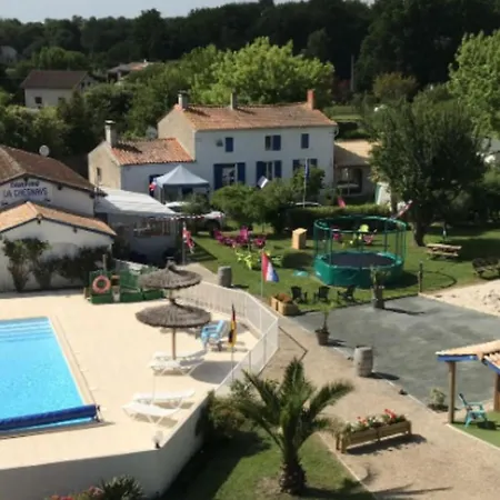 Campsite Confortable Avec Terrasse Au La Chesnays - Api-1-52-284 Vendays-Montalivet
