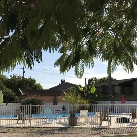 Confortable Avec Terrasse Au La Chesnays - Api-1-52-284