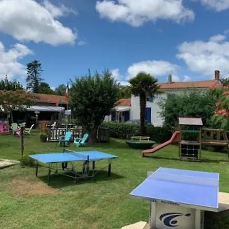 Campsite Confortable Avec Terrasse Au La Chesnays - Api-1-52-284 *