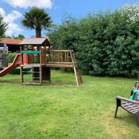 Campsite Confortable Avec Terrasse Au La Chesnays - Api-1-52-284 *