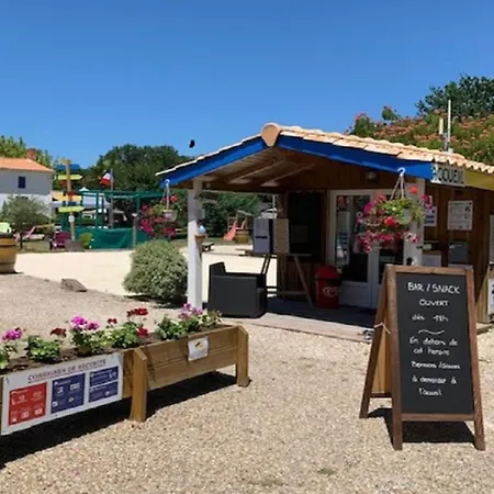 Confortable Avec Terrasse Au La Chesnays - Api-1-52-284