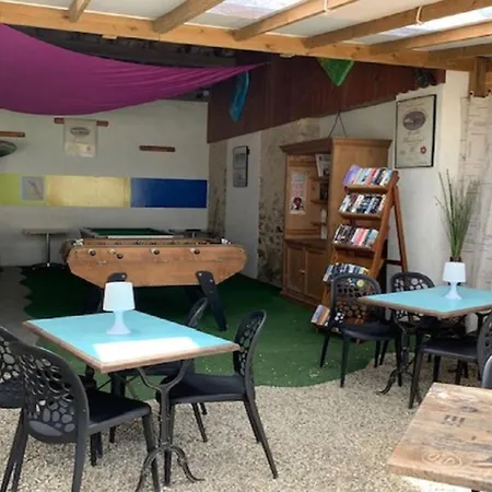 Confortable Avec Terrasse Au La Chesnays - Api-1-52-284 Vendays-Montalivet