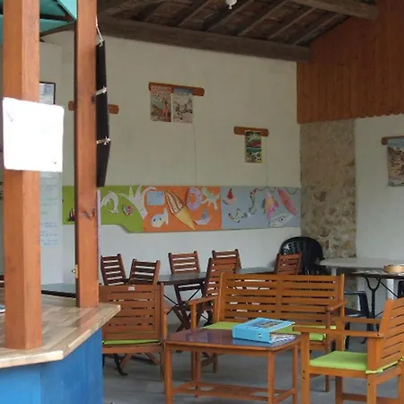 Campingplads Confortable Avec Terrasse Au La Chesnays - Api-1-52-284 *
