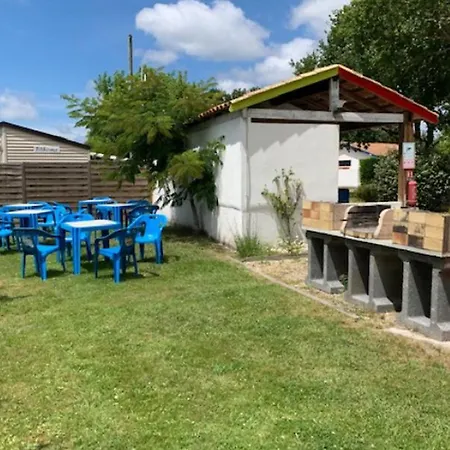 Campsite Confortable Avec Terrasse Au La Chesnays - Api-1-52-284 *