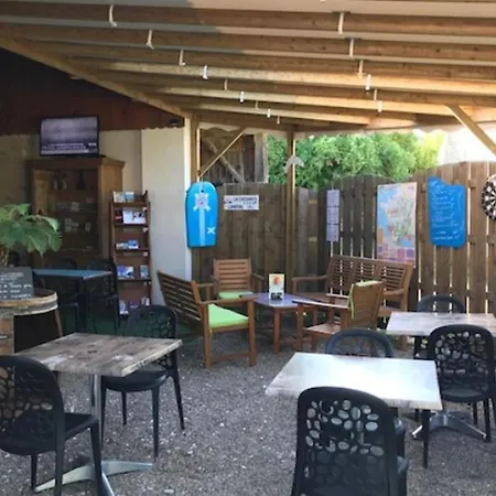 Confortable Avec Terrasse Au La Chesnays - Api-1-52-284 Campsite *